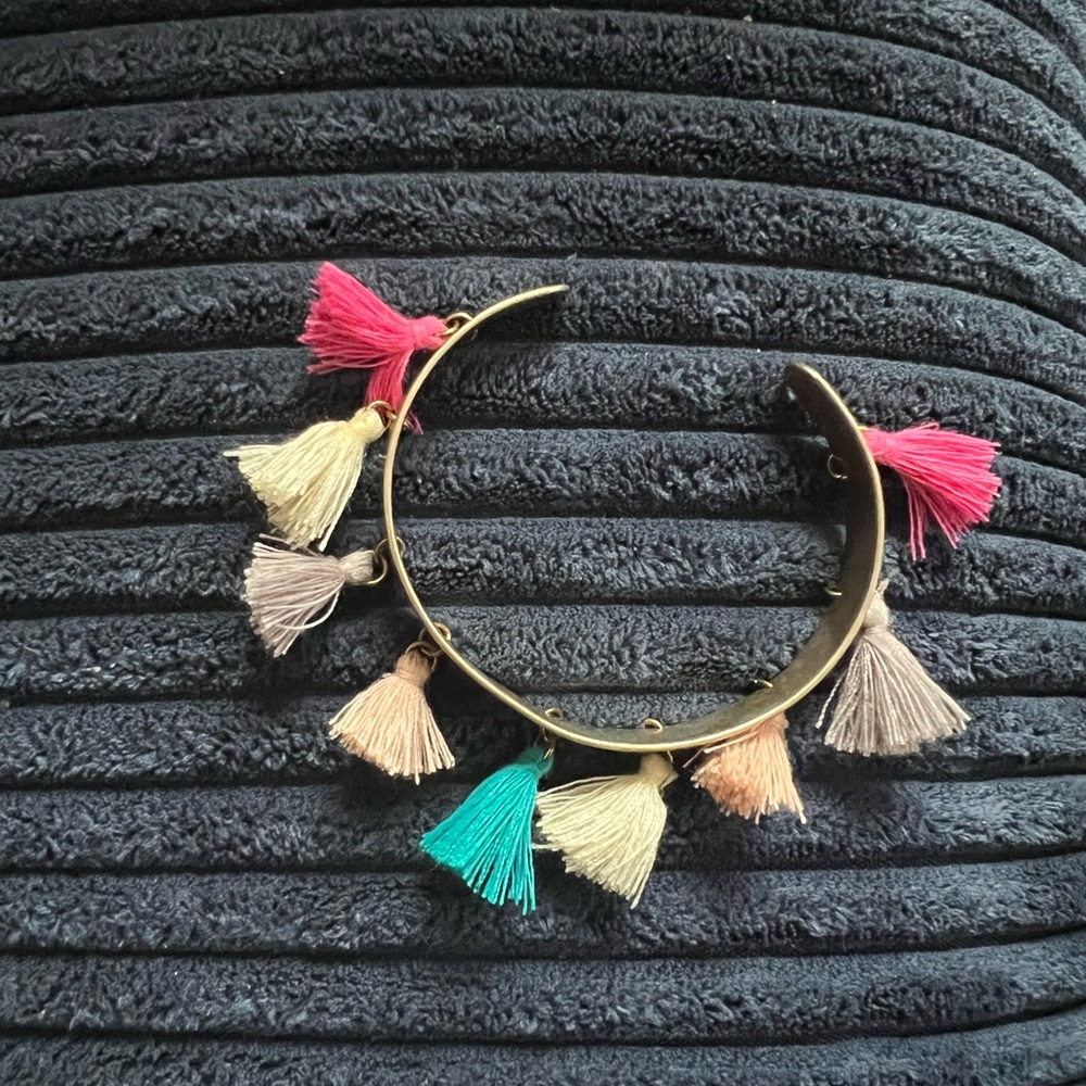 Bangle bracelet
